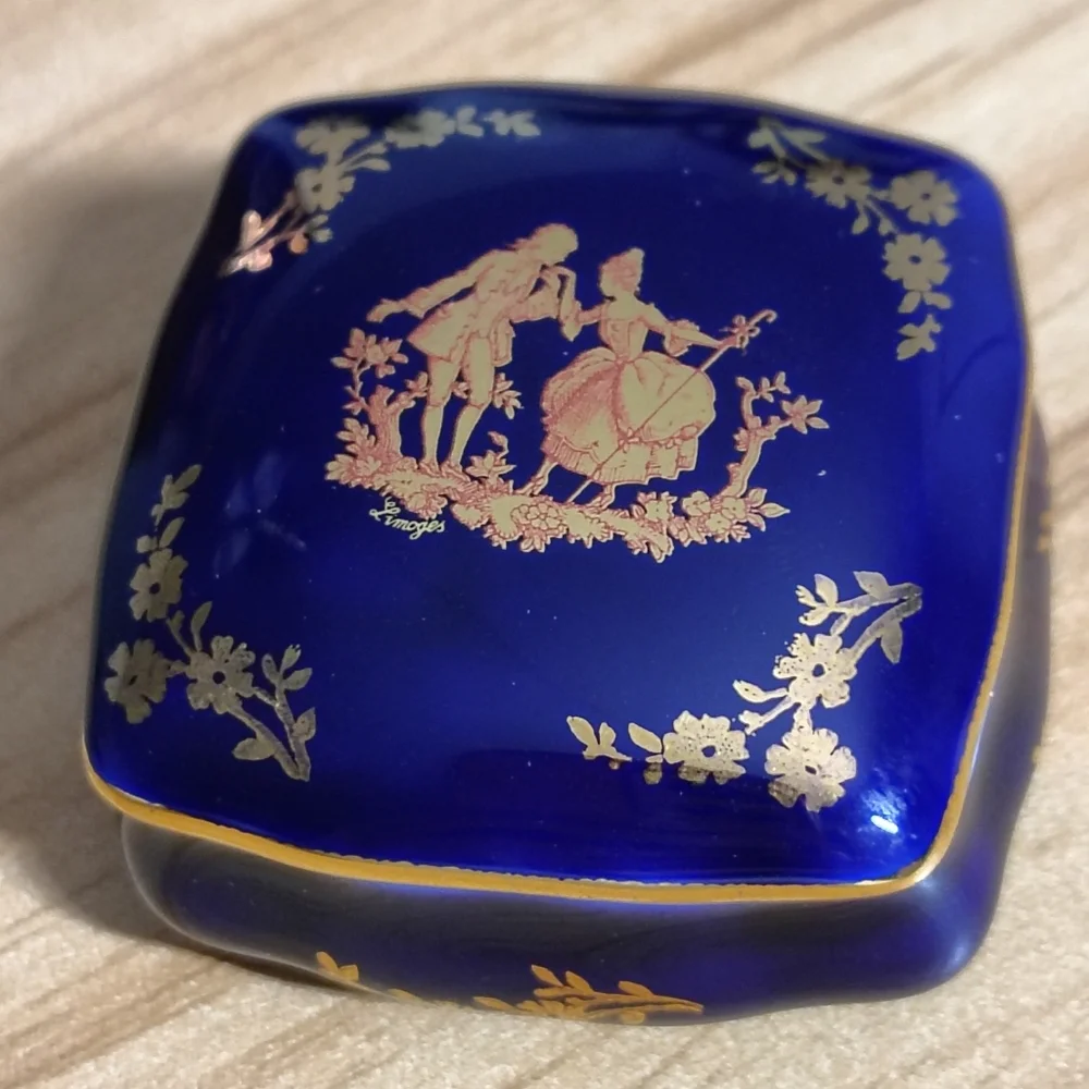 Vintage Limoges France Cobalt Blue & Gold Courting Couple Trinket Box